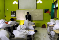 Tugas Tambahan Bagi Guru Setelah Penghapusan Penjurusan di Jenjang SMA