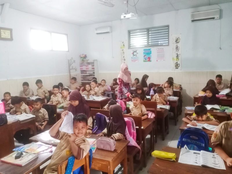 Foto: GTT asal Kudus, Ratna Sari Hariyanti ketika mengajar