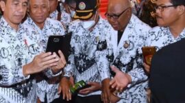 Foto: Presiden Joko Widodo menghadiri Puncak Peringatan Ke-77 PGRI dan Hari Guru Nasional di Kota Semarang/Instagram @rosyidiunifah