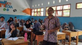 Mujib Alwy, S.Pd./Guru di SMK Negeri 1 Polewali