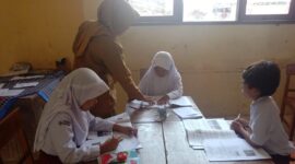 Zuana Turrosyidah S.Pd.I/Guru di SDN 1 Mojoagung