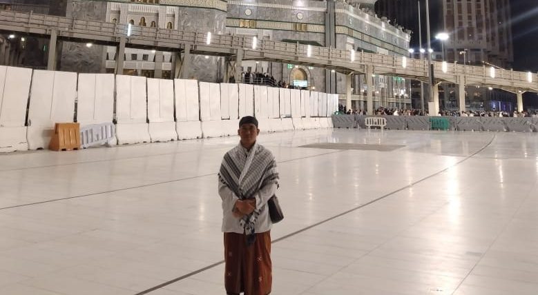 Ainur Ridlo, Guru di SMP Negeri 2 Waru, Sidoarjo
