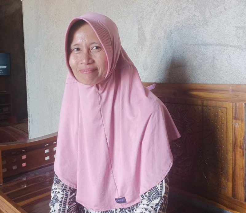 Foto: Perjuangan Ana Rahmawati, Guru Asal Pati yang Mengajar Penuh Dedikasi Sembari Menanti Keputusan Penempatan ASN/naikpangkat.com