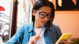 Foto: Ilustrasi calon mahasiswa memantau informasi/pixabay.com