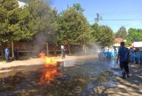 Fire Drill for Kids: SDN Gunungpati 02 Kota Semarang dan Pemadam Kebakaran Suguhkan Pembelajaran Asik Luar Kelas/NaikPangkat.com