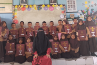 Andi Hazizah Al Jufri, S.Pd,. Gr., guru di SDN 178 Tuban, Luwu Timur, Sulawesi-Selatan.