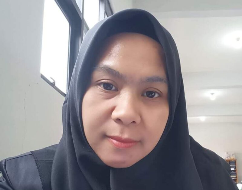 Heni Nurani, S.Pd., guru di SMAN 5 Garut
